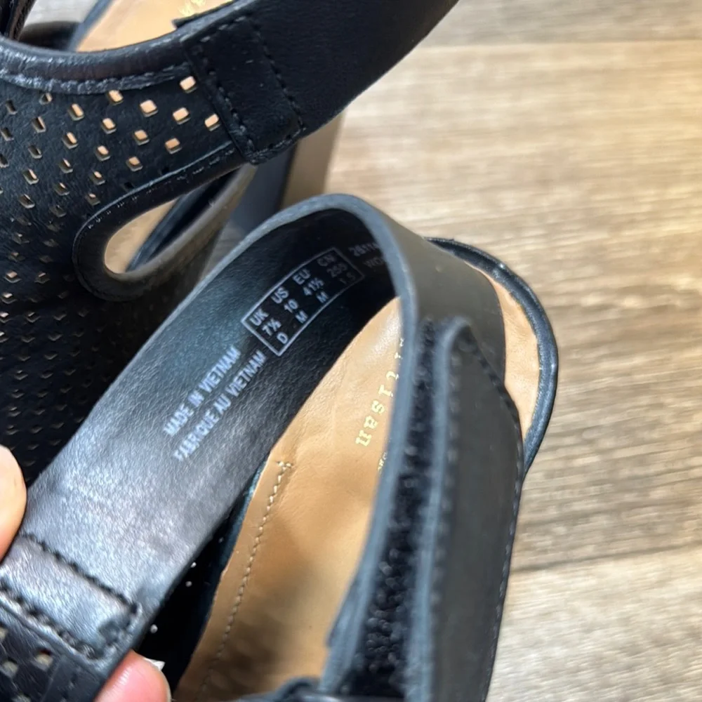Clarks Black Women's Heeled Sandals size 10 (b222)
